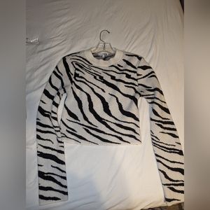 Fashion Nova Zebra print cropped sweater large